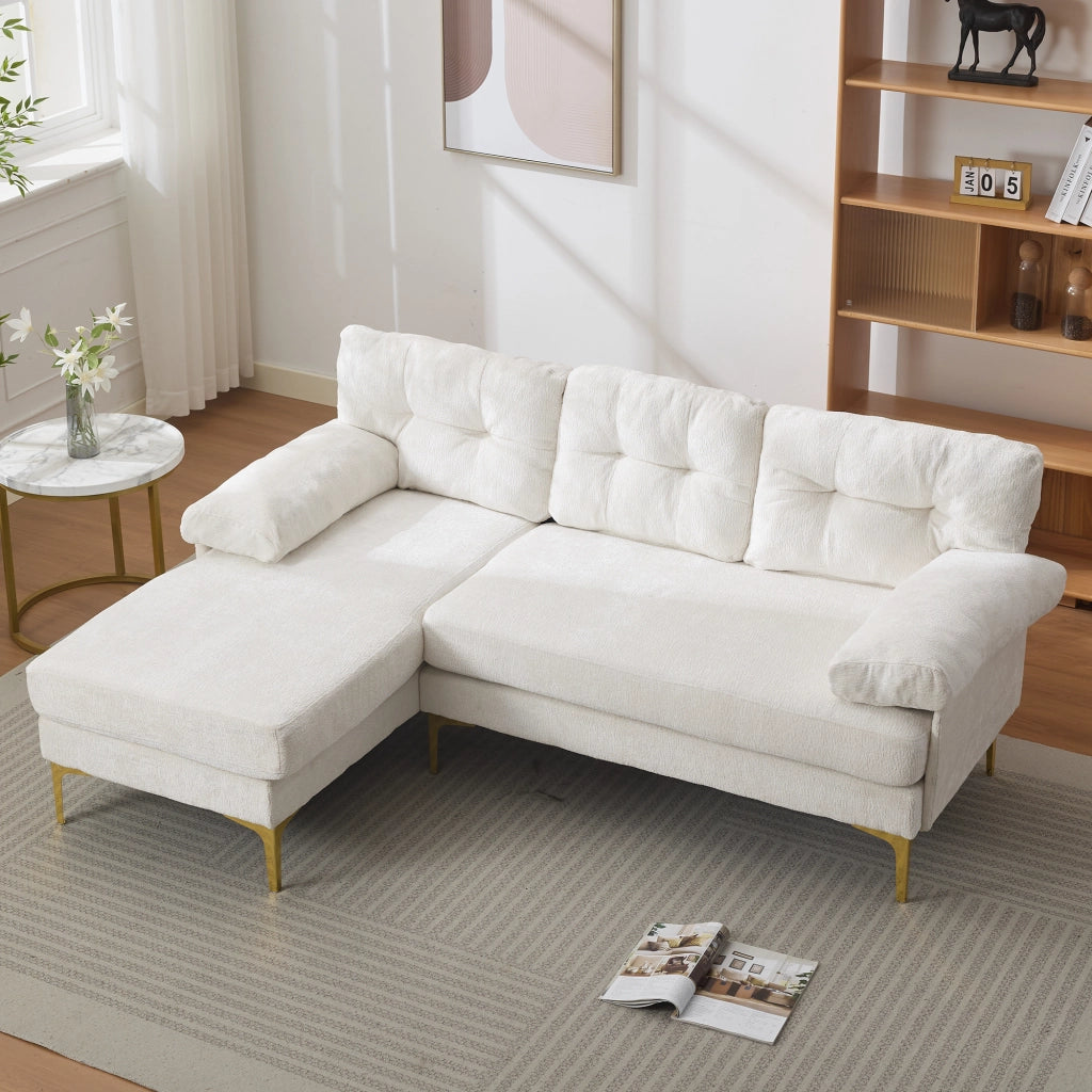 Divano ad angolo reversibile a 3 posti con braccioli imbottiti e cuscini in chenille e legno beige