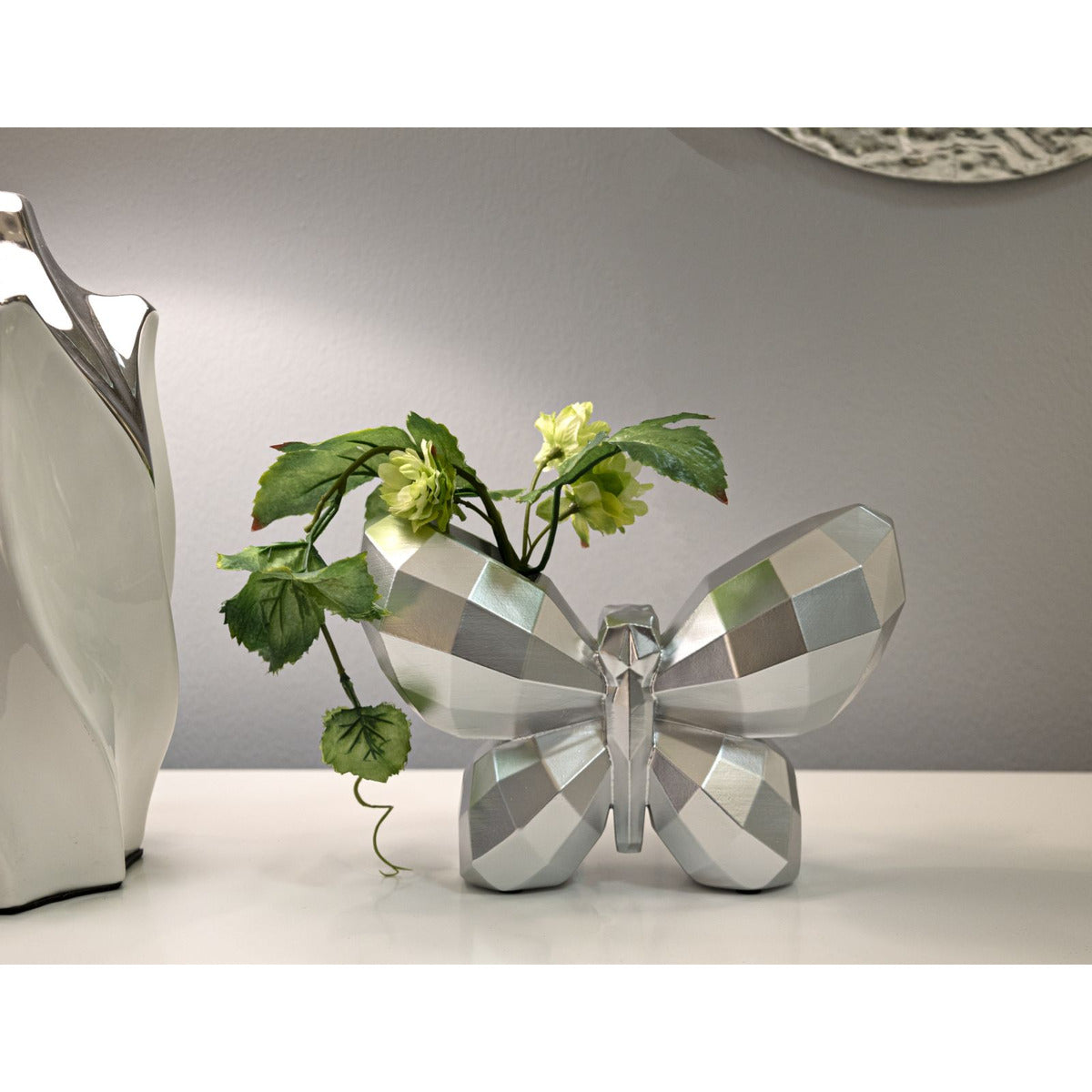Vaso Decorativo Farfalla, Argento, Poliresina, 15x22,5x8 cm, Seven Design