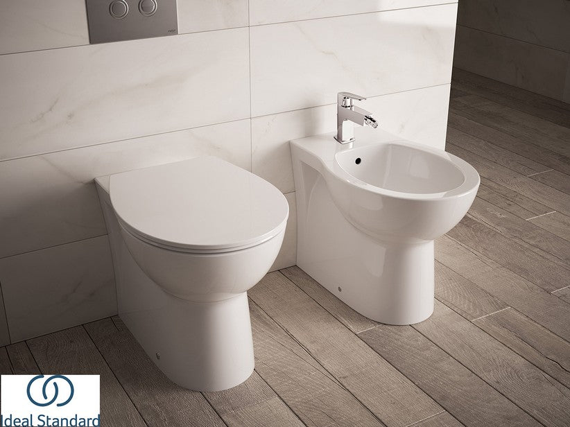 IDEAL STANDARD Coppia di sanitari filomuro: Bidet e Wc con sedile con cerniere in plastica | Eurovit