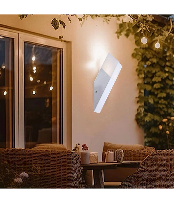 Applique A Muro Obliquo Esterno Attacco E27 In Alluminio Lampada Parete Ip44 B250  Bianco       