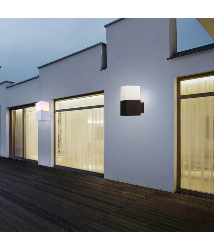 Applique A Muro Per Esterno Lampada Da Parete In Alluminio Attacco E27 Ip44 B160  Nero       