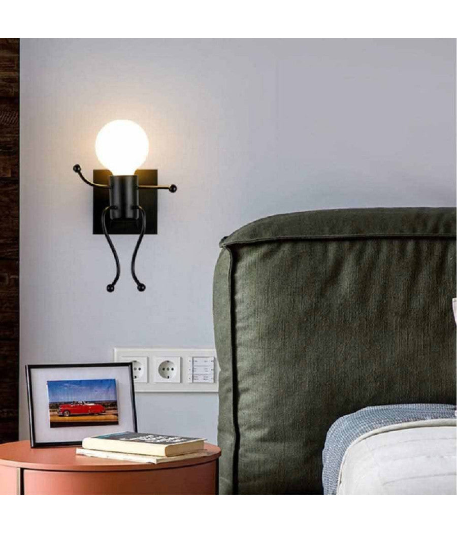 Applique Da Parete Decorativo Forma Di Omino Seduto In Metallo Attacco E27 Aq51  Nero       