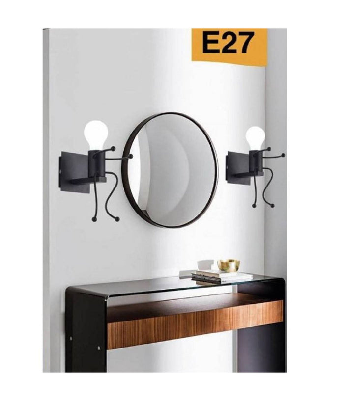 Applique Da Parete Decorativo Forma Di Omino Seduto In Metallo Attacco E27 Aq51         