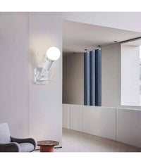 Applique Da Parete Decorativo Forma Omino Che Salta In Metallo Attacco E27 Aq50  Bianco       