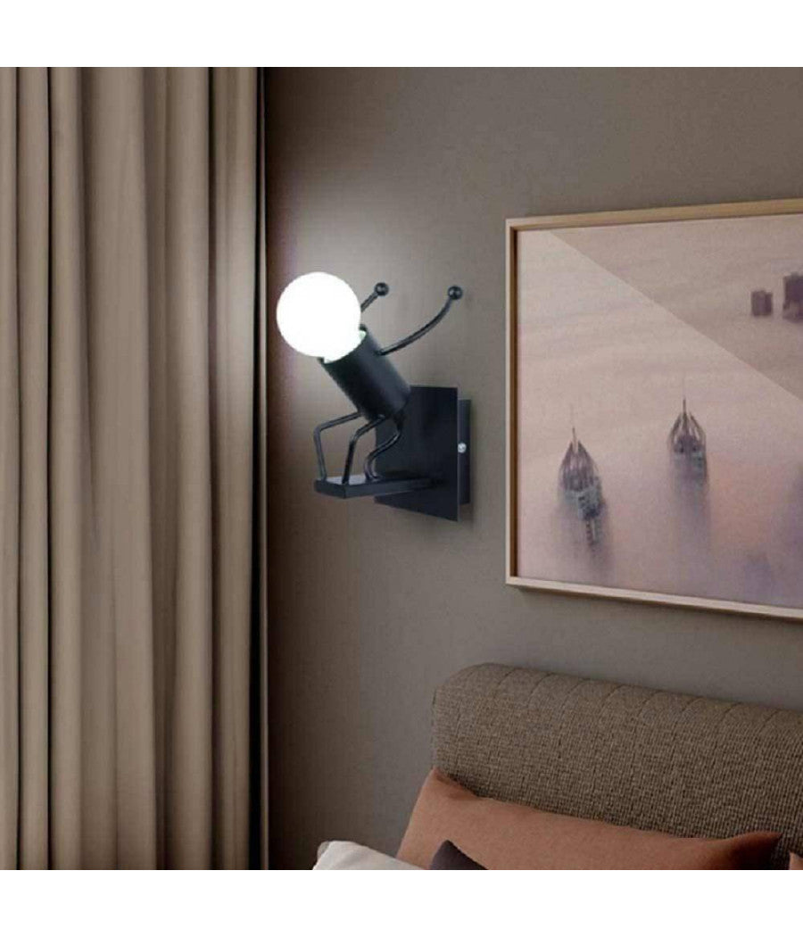 Applique Da Parete Decorativo Forma Omino Che Salta In Metallo Attacco E27 Aq50  Nero       