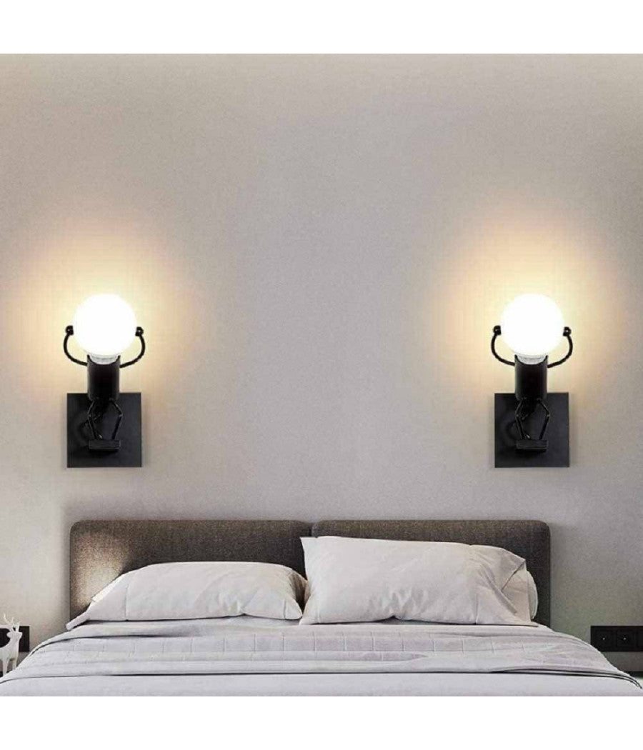 Applique Da Parete Decorativo Forma Omino Che Salta In Metallo Attacco E27 Aq50  Nero       