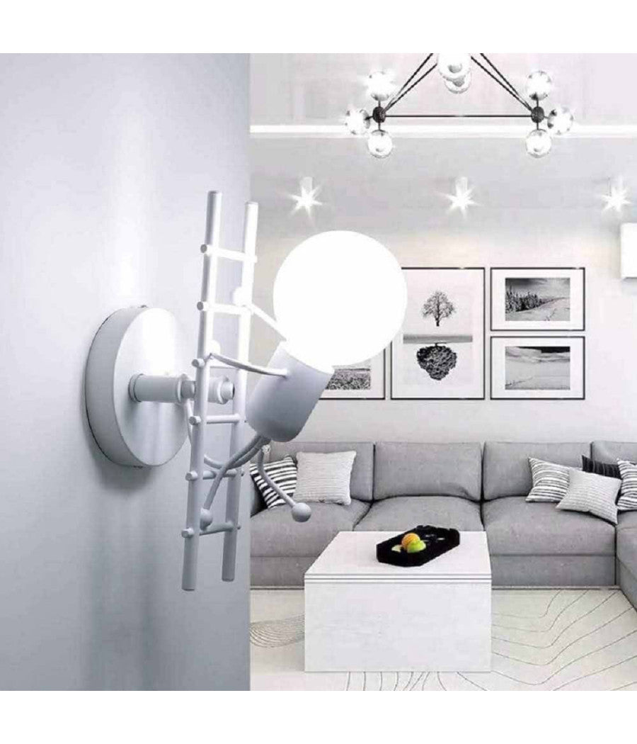 Applique Da Parete Decorativo Forma Omino Sulla Scala In Metallo Attacco E27 Aq49  Bianco       