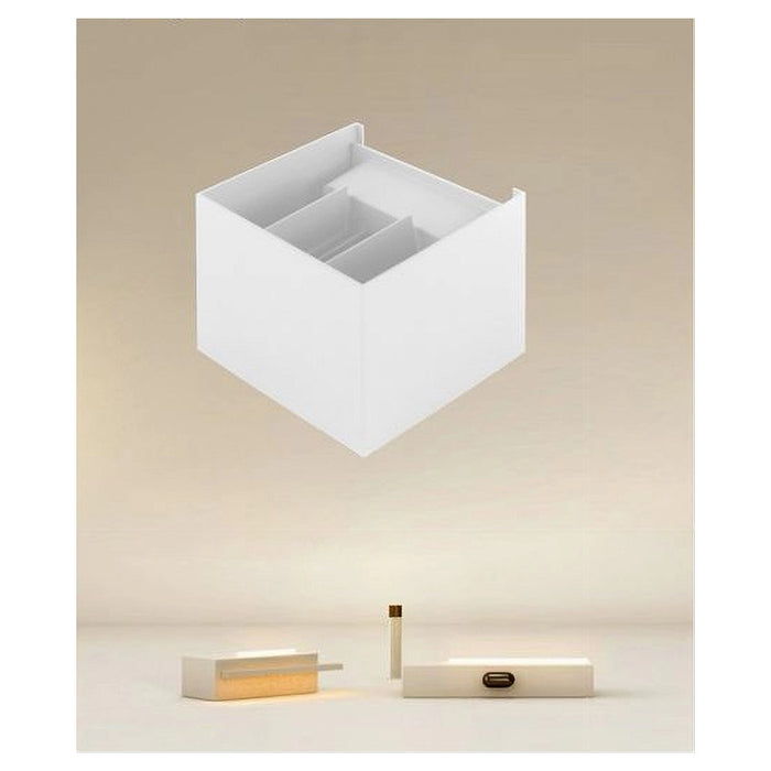 Trade Shop - Applique Led A Cubo 12 Watt Lampada Quadrata Bianco Da Parete Interno Ip20 00748         