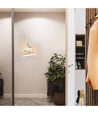 Applique Led Curvo 10 W Lampada Da Parete Stilizzata 3 Colorazioni Luce Aq19-3c         