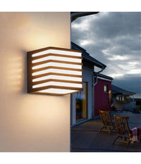 Applique Muro Esterno Led 10w Lampada Decorativa A Strisce Cubo Nero Ip54 B110-n         