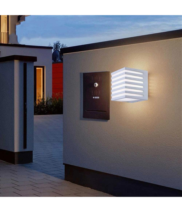 Applique Muro Esterno Led 10w Lampada Decorativa Strisce Cubo Bianco Ip54 B110-b  -bianco Caldo      -