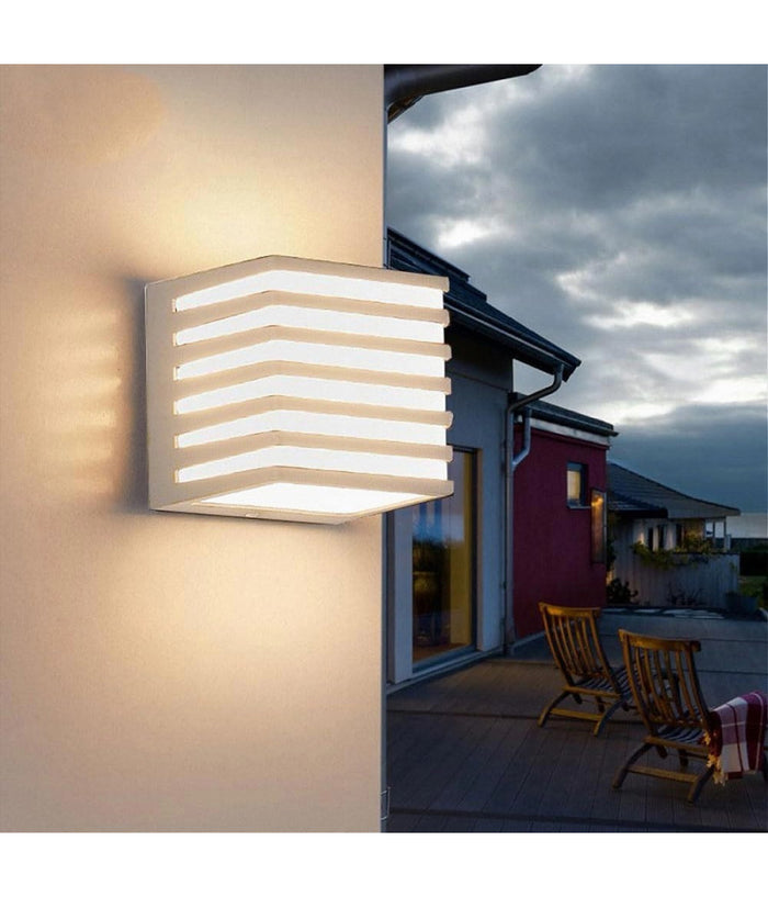 Applique Muro Esterno Led 10w Lampada Decorativa Strisce Cubo Bianco Ip54 B110-b  -bianco Naturale      -
