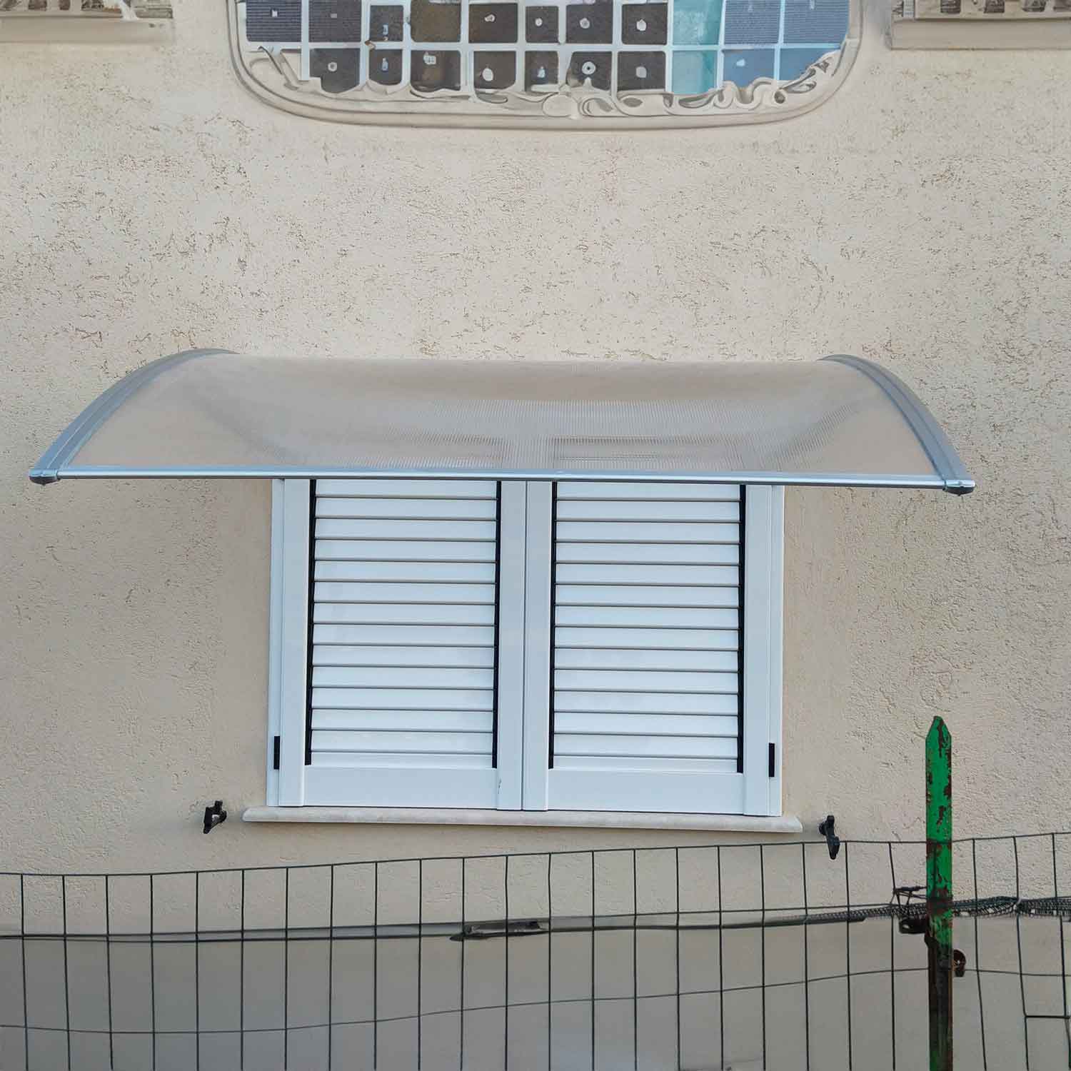 Arcadia - Pensilina da esterno per porte e finestre in PP e policarbonato 120x80 cm, bianca con vetro trasparente
