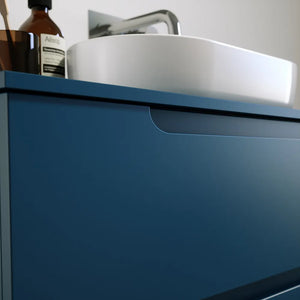 Mobile bagno sospeso 70 cm due cassetti blu zaffiro opaco con top | Ardenne