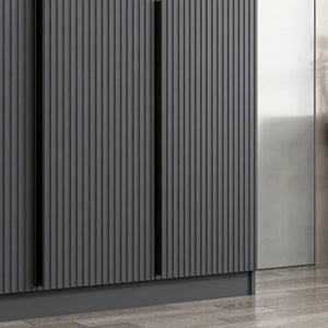 Armadio Kale 3 ante battenti effetto cannettato antracite 135x52x210H – Eleganza e capienza