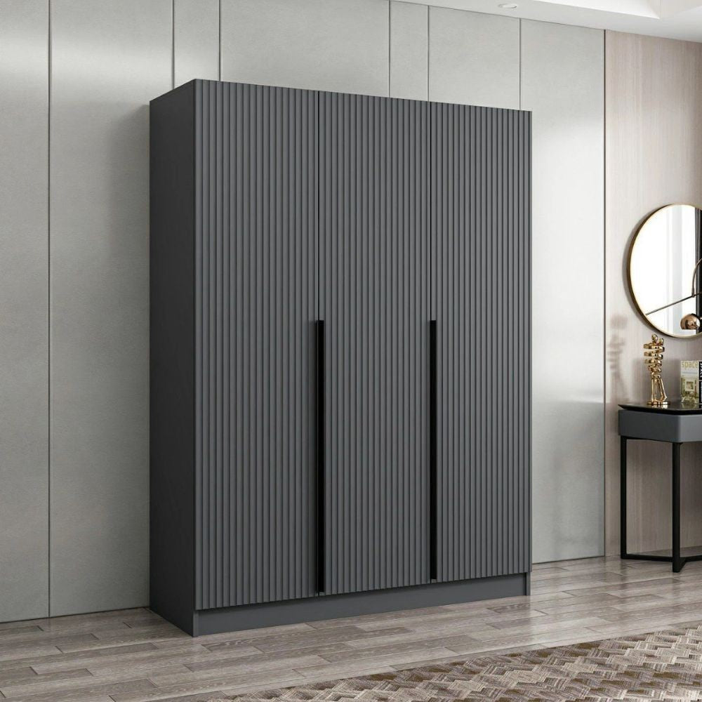 Armadio Kale 3 ante battenti effetto cannettato antracite 135x52x210H – Eleganza e capienza