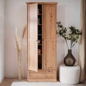 Armadio tuttopiani 2 ante e cassetto rovere anticato Timber40A  80x39x200H L'eleganza del legno, la funzionalità dello spazio