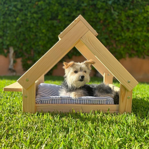 Casetta per cani 76x44x55cm con Letto in legno naturale FSC e 2 supporti per ciotole colore naturale RF990