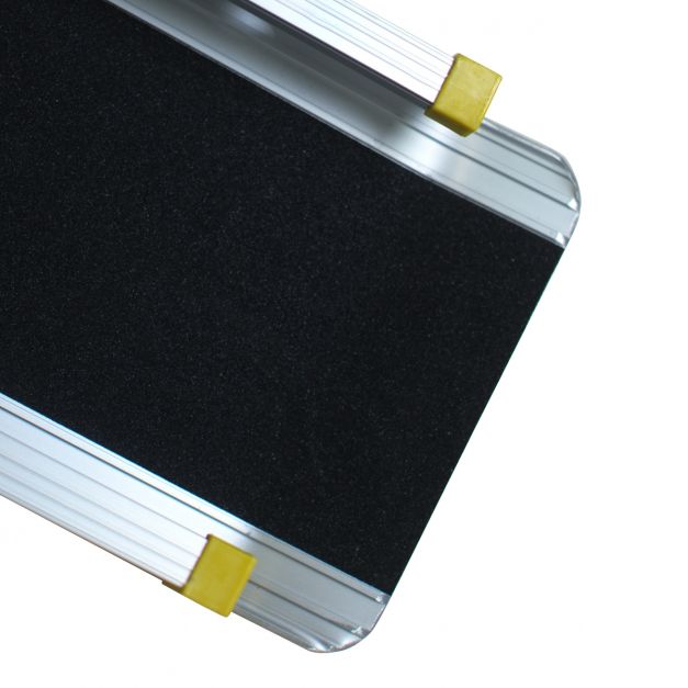 Rampa telescopica antiscivolo per sedia a rotelle regolabile 270 kg max alluminio 133/200/233 x 19 x 5 cm nero 20_0007381