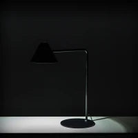 E-STYLO Lampada da tavolo nera dal design minimalista, caratterizzata da un paralume conico che diffonde una luce uniforme e piacevole, 20cm X 37.5cm H. 48.5cm