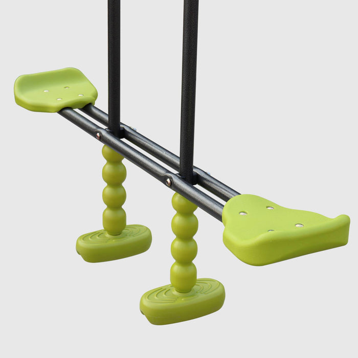 Parco giochi con scivolo, faccia a faccia e 2 altalene, verde