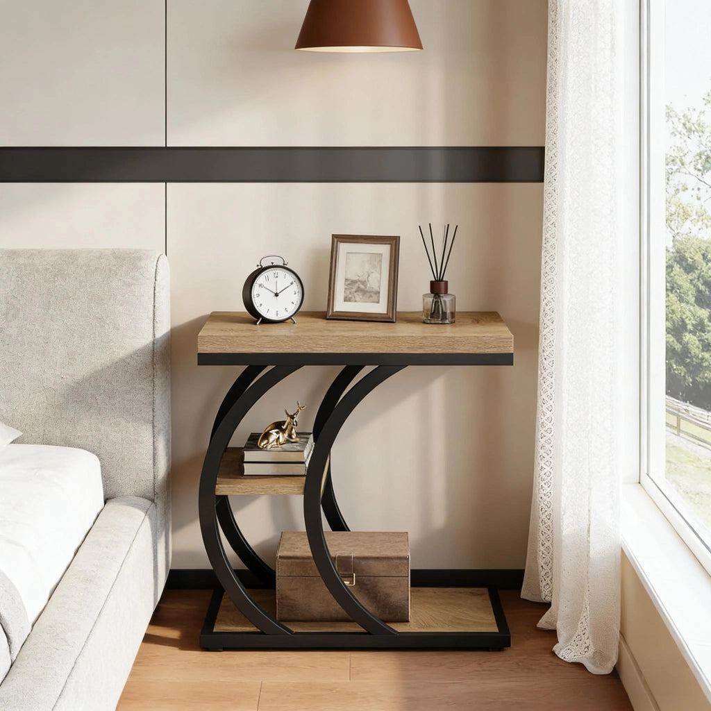 Tavolino laterale a C con 3 ripiani in metallo e legno per soggiorno e camera da letto; nero e marrone; 60×30×58 cm