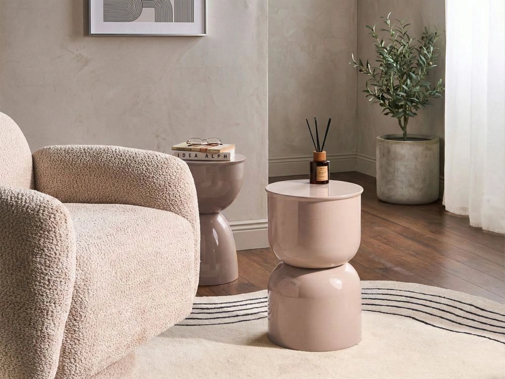 Tavolino Accent in ferro verniciato beige chiaro per soggiorno e camera da letto