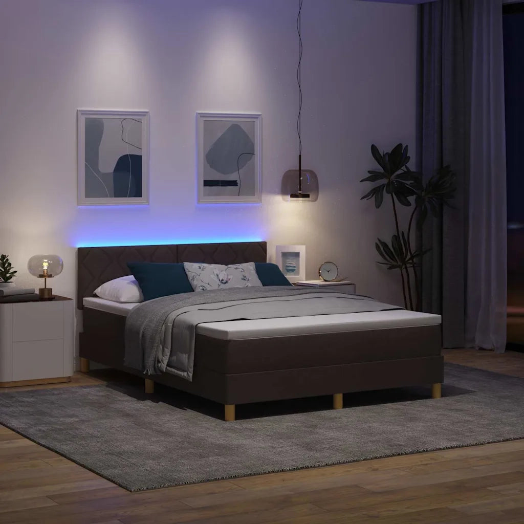 Letto a Sorgente LED con led Marrone Scuro 140 x 200 cm Tessuto 3342523