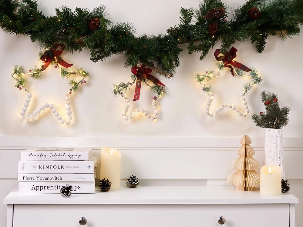 Set di 3 decorazioni natalizie in legno di abete bianco con luci LED a forma di stella da appendere, realizzate a mano in stile tradizionale