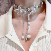 Collana vintage fatta a mano con fiore trasparente, perle e nappa, regalo di Natale o compleanno.