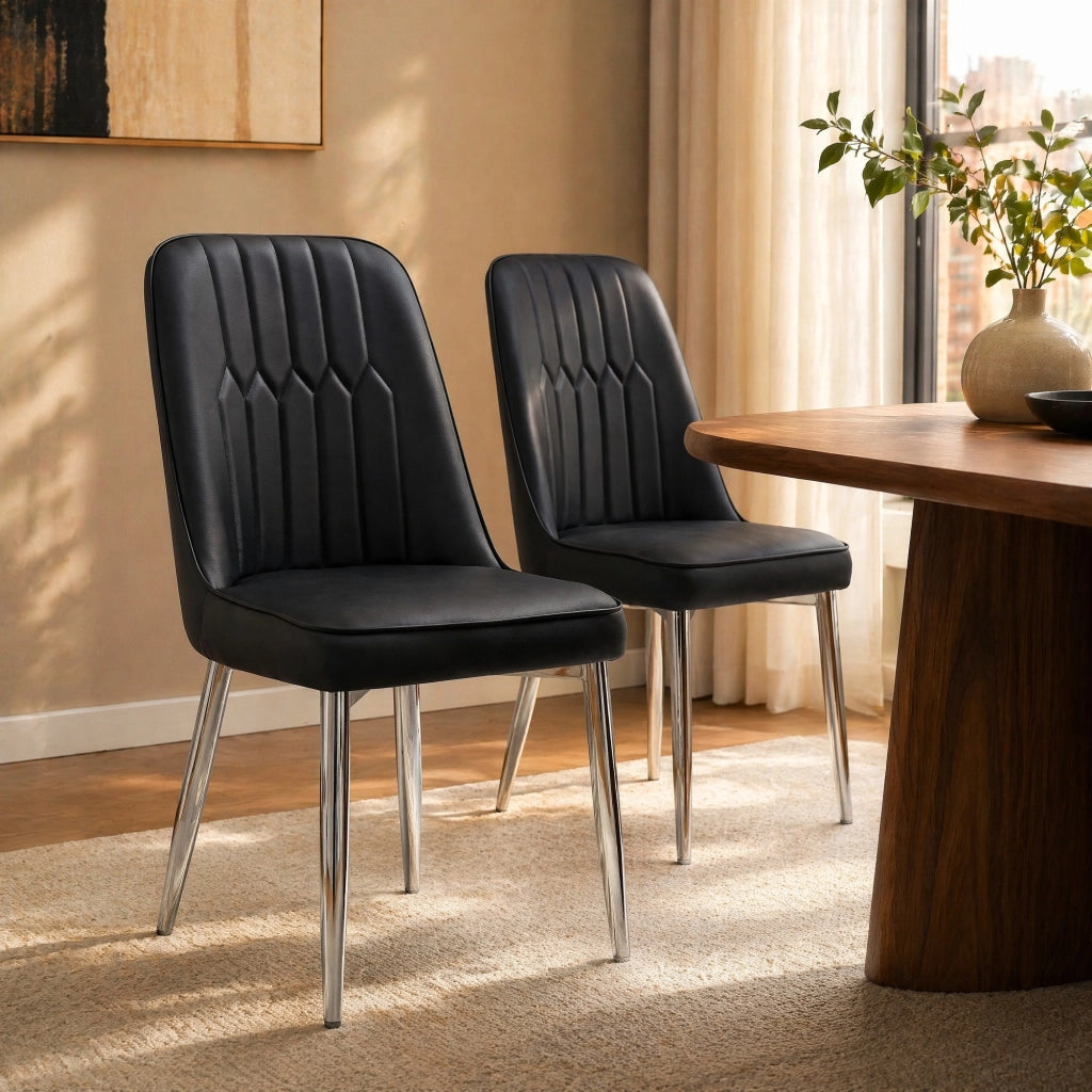 Sedia da pranzo moderna in PU nero con gambe in metallo argento; 89 cm