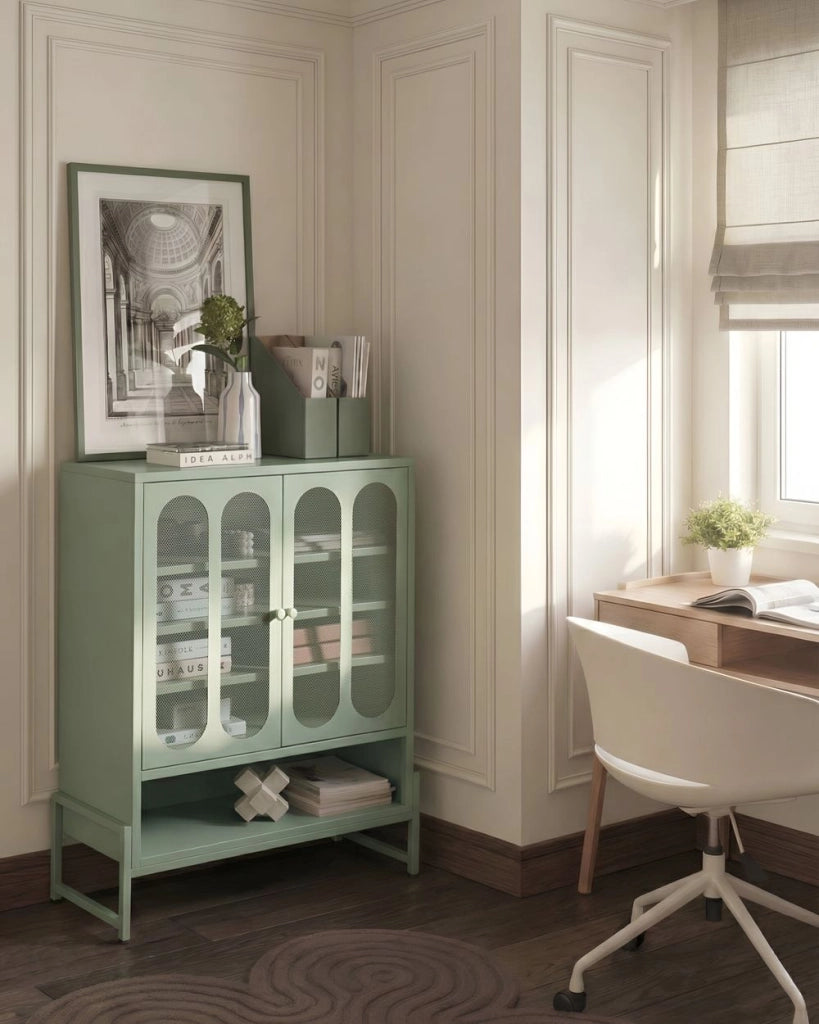 Credenza in acciaio con 2 ante ovali traforate e 5 ripiani verde menta stile industriale moderna