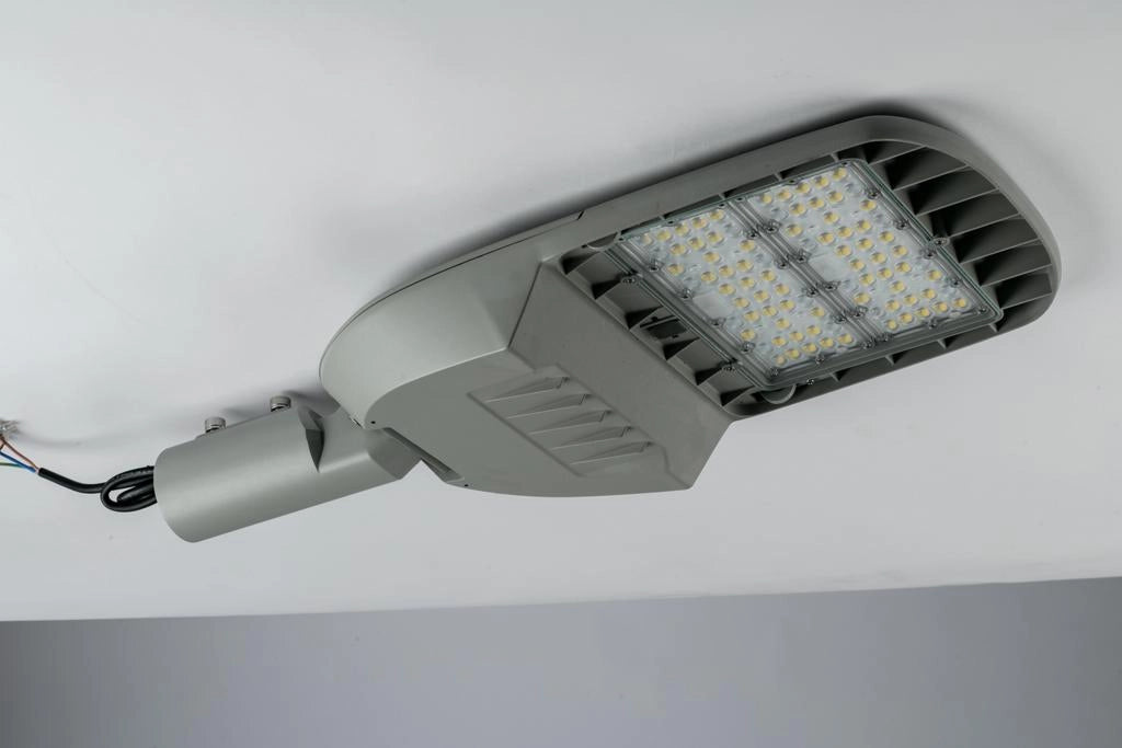 FARO STRADALE LED STREETWAY SILVER 100W 15500LM 4000K IP65 60,6X9,05X23,05CM