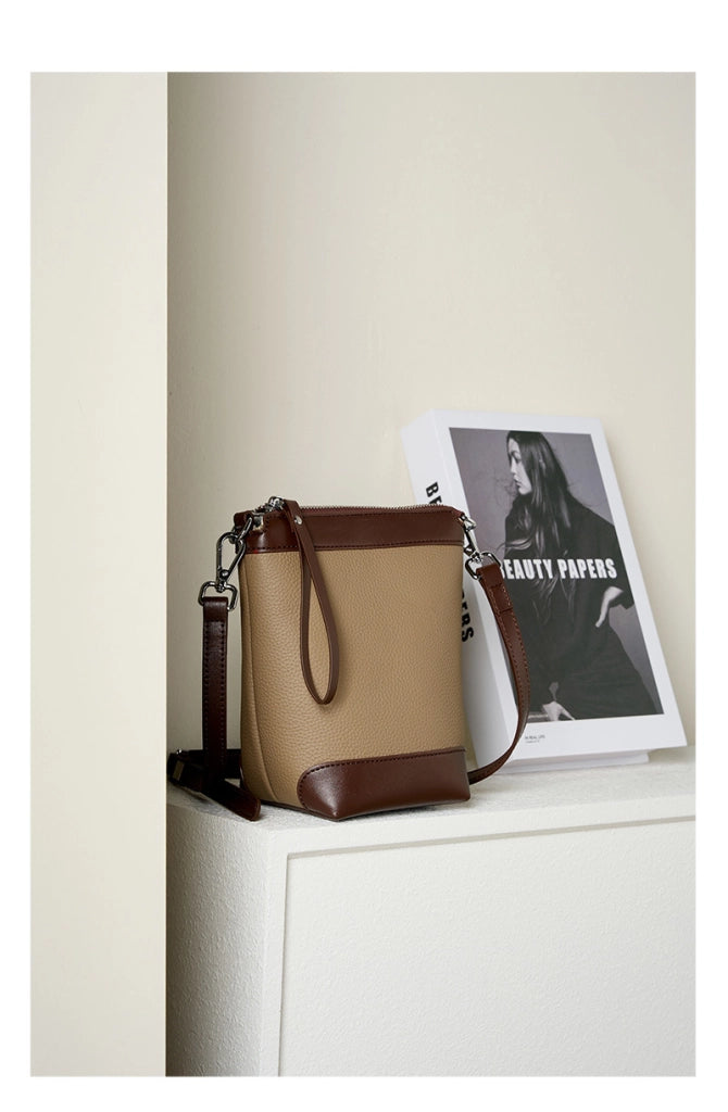 Borsa a mano da donna in vera pelle, modello a tracolla, colore grigio.