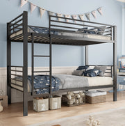 Letto a castello in metallo nero con scala reversibile e spazio contenitivo
