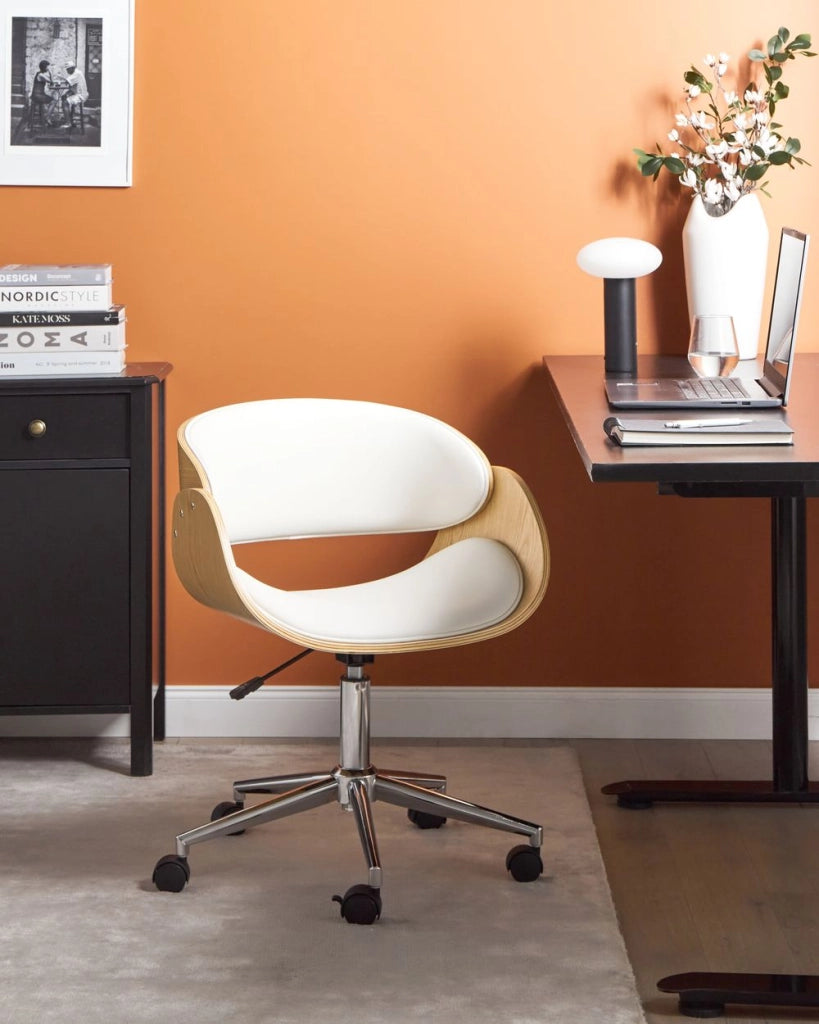 Sedia da ufficio in ecopelle bianco e legno chiaro  arredamento da ufficio elegante