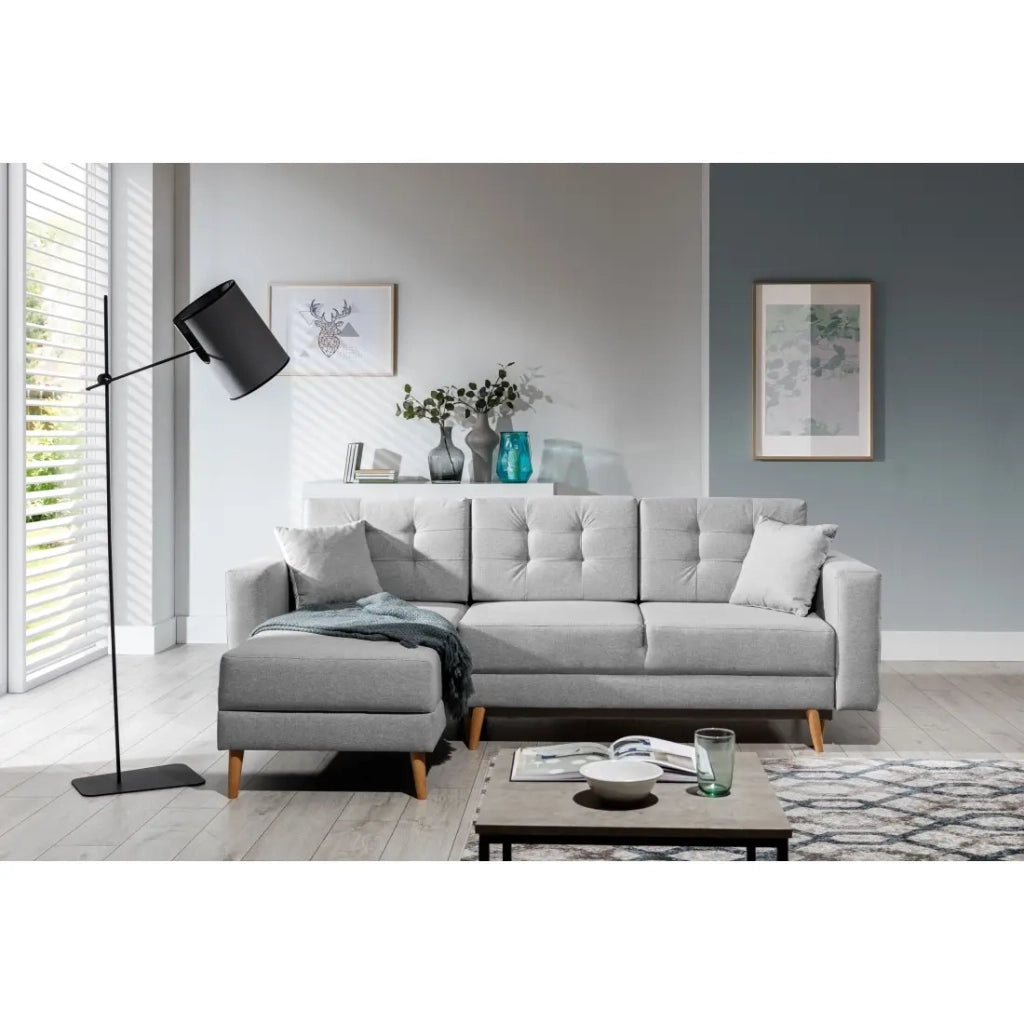 Divano angolare trasformabile HASGARD 3 posti grigio 248x162 cm - con vano contenitore e piedi in legno