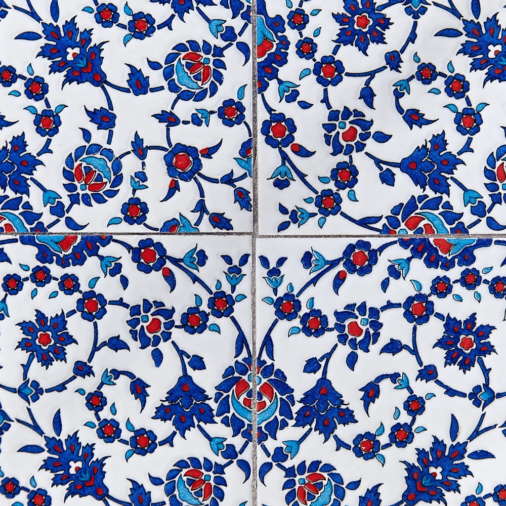 Tavolo da bistrot per esterni in metallo con mosaico blu con telaio in ferro nero stile vintage