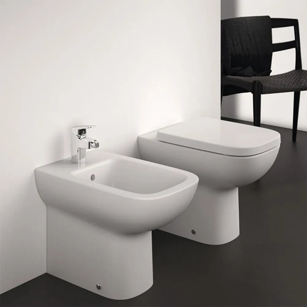 Sanitari Ideal Standard filomuro Rimless con copriwater  I.Life A