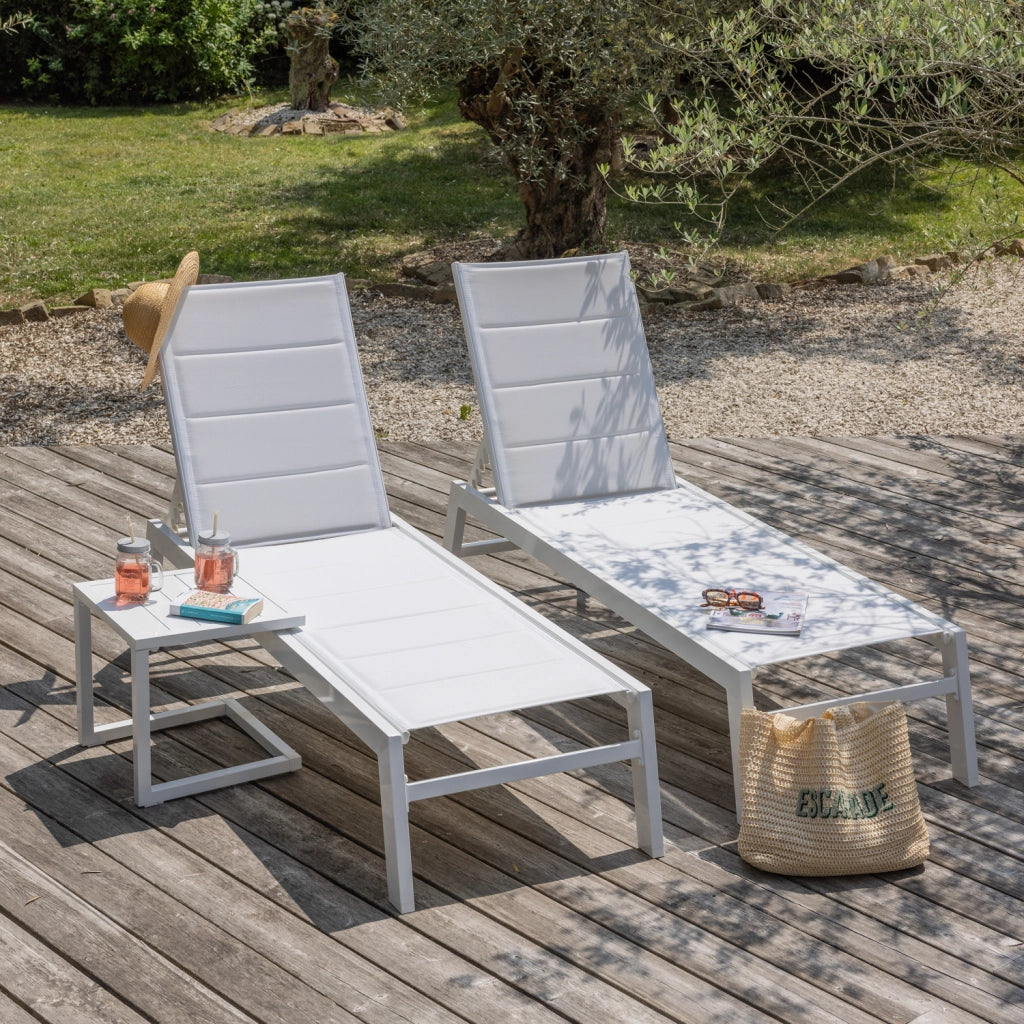 Set di 2 lettini BARBADOS in textilene bianco eTavolino - alluminio bianco