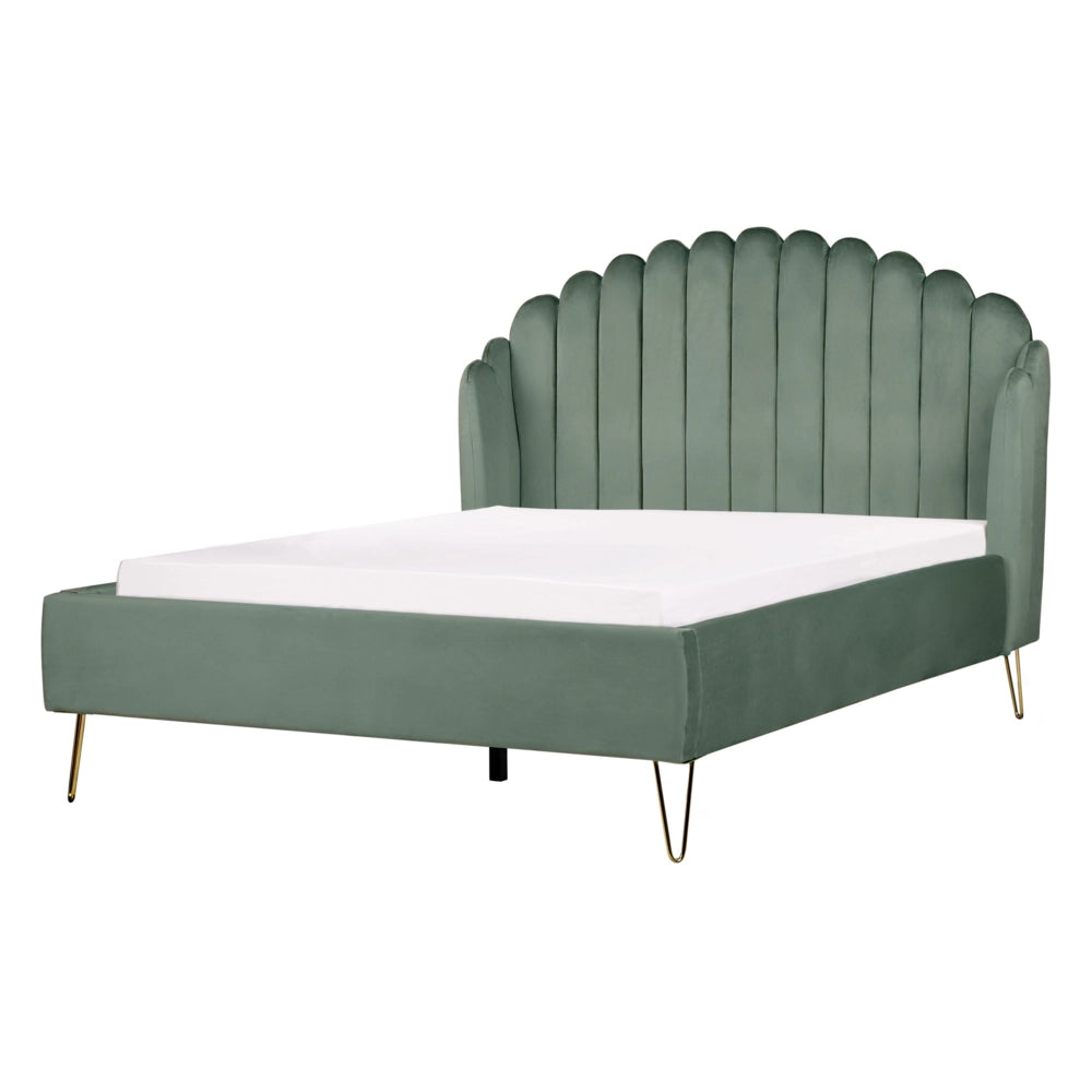 Letto matrimoniale in velluto verde con testiera a conchiglia con gambe in metallo 140 x 200 cm retro capitonné