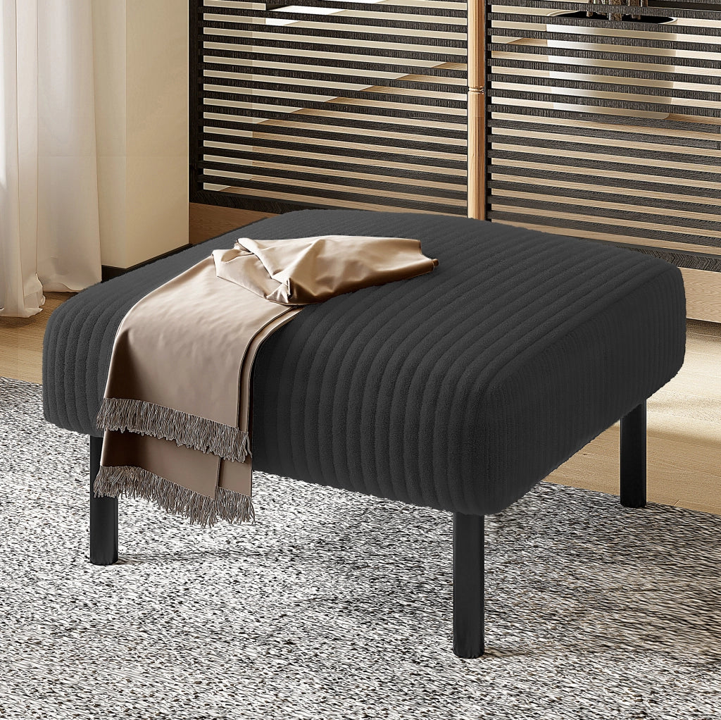 Pouf in velluto a coste grigio con struttura in metallo