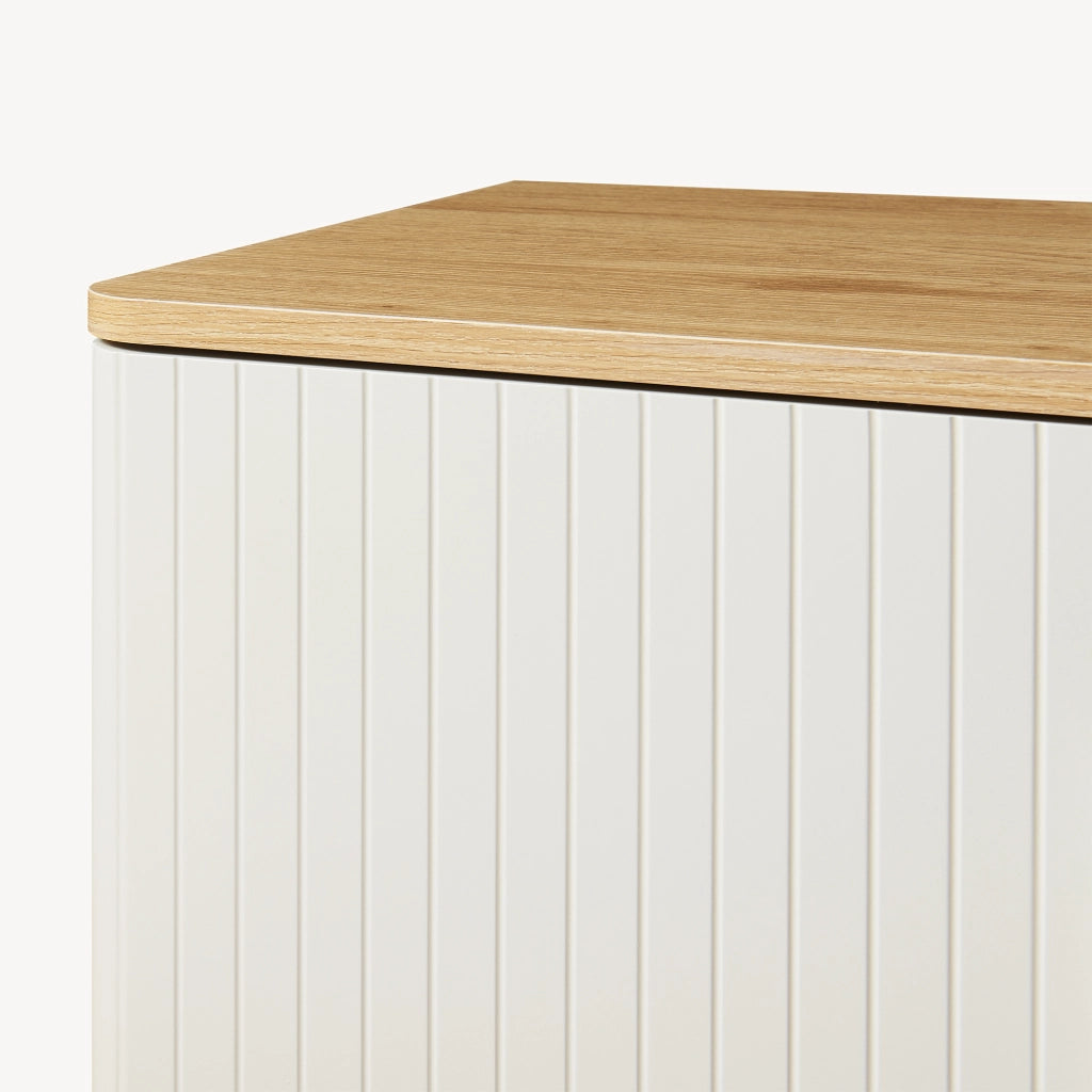 Mobile Porta TV Ferrersp a 2 Ante e Scomparti Aperti 140 x 40 x 45 cm - Effetto Rovere / Avena Oatmeal [en.casa]