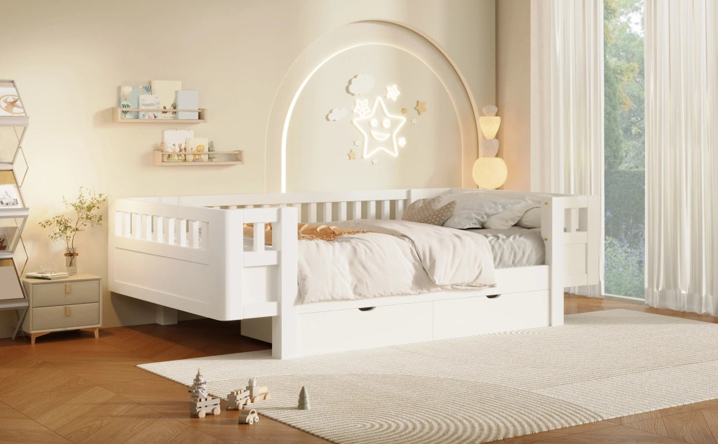 Letto a piattaforma 90 x 200 cm con sponda protettiva e due cassetti, in legno massiccio e MDF bianco per bambini