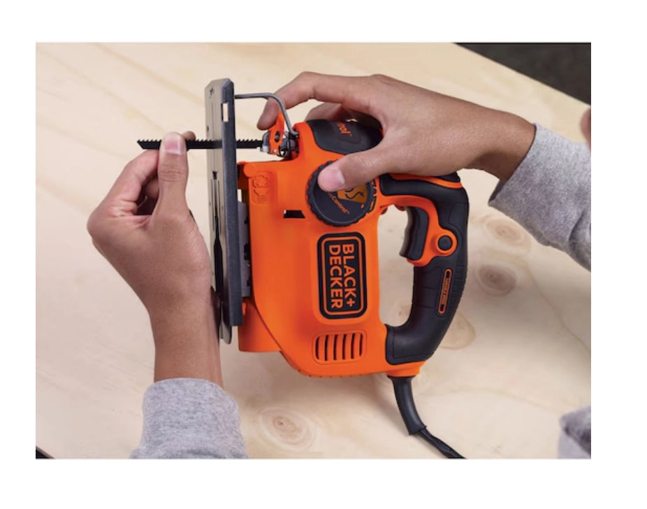 Black+decker ks801sek-qs seghetto alternativo autoselect® 550w ad azione pendolare, dotato di valigetta