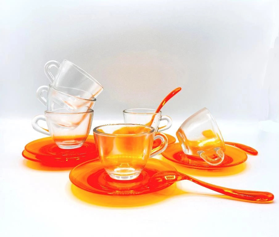Set 6 Tazze Tazzine caffe' in vetro con piattini e cucchiaini in plastica arancio