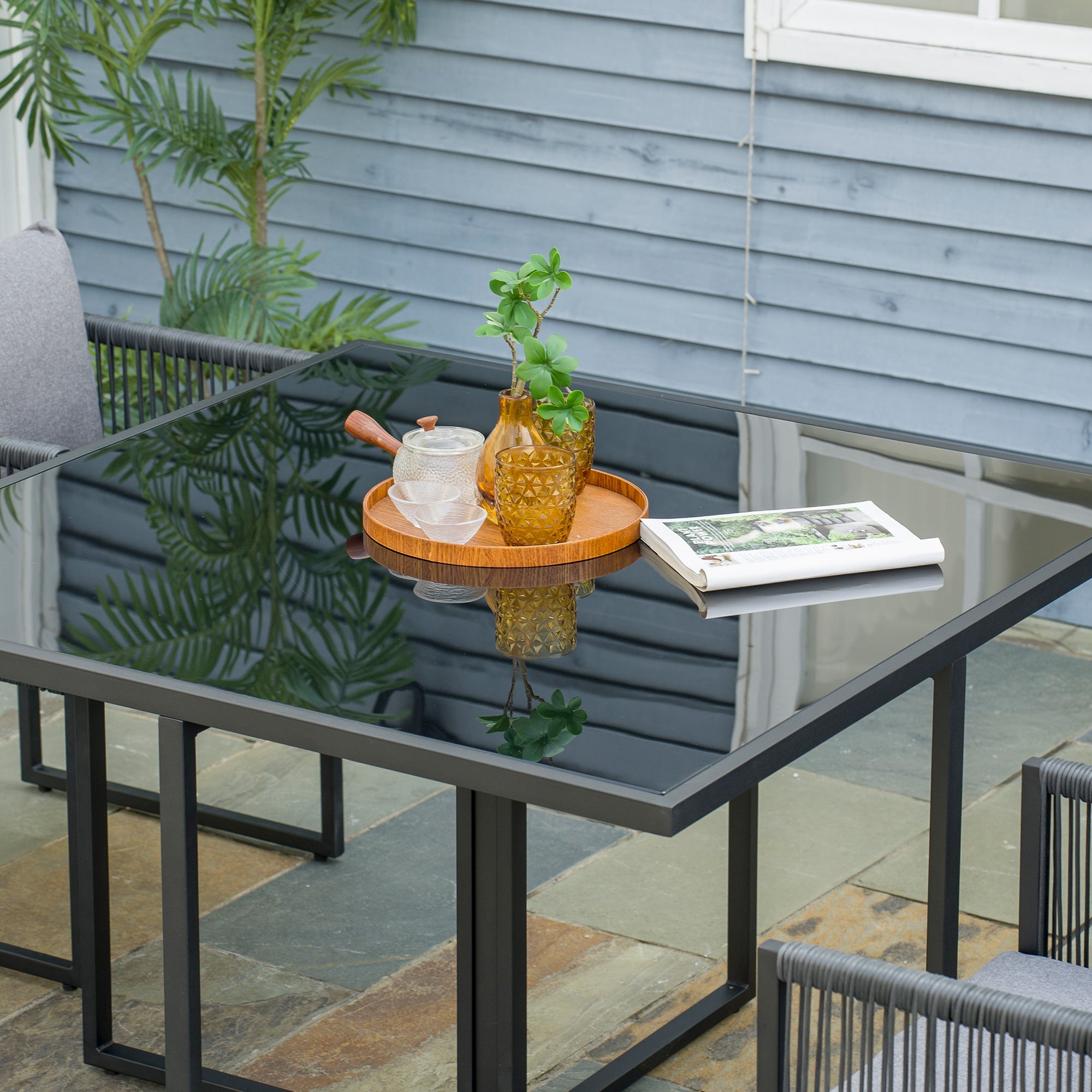 Set Tavolo e 4 Sedie da Giardino con Cuscini in Rattan PE Nero e Grigio