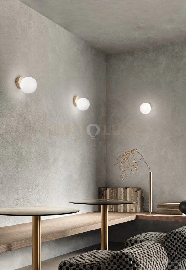 PALLINA APPLIQUE 1 LUCE ATTACCO G9 ORO CON SFERA OPALE BIANCA D.14CM