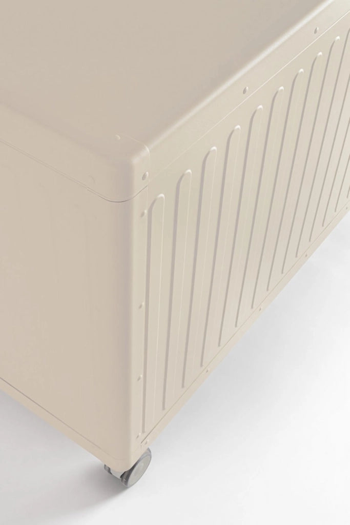 Baule Contenitore da Esterno 141,6x72x70h cm Apertura Facile e Ruote in Alluminio Ocean S Seta