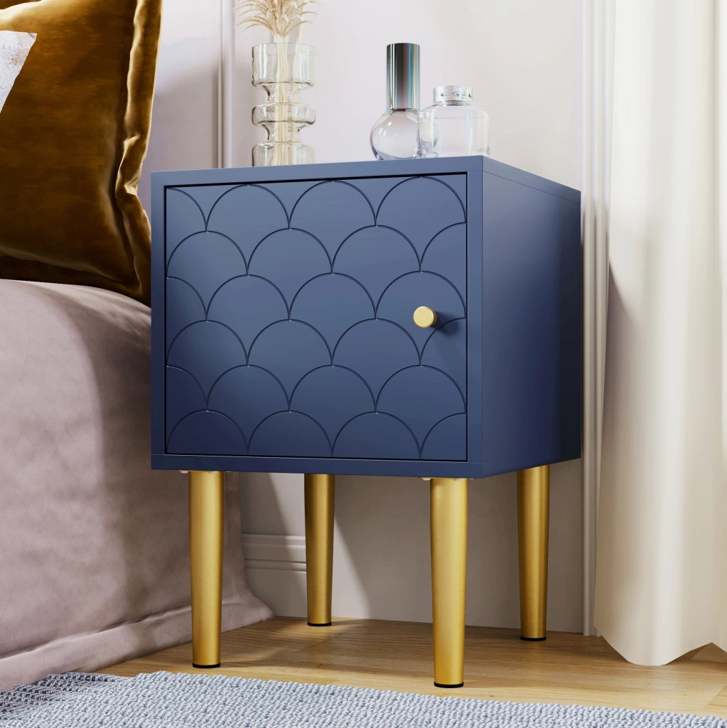 Comodino moderno con anta e motivo a scaglie; 35x35x51 cm; blu navy in legno e metallo